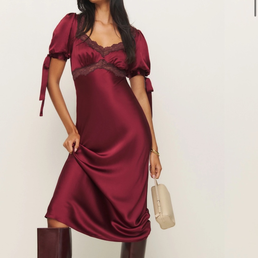 Reformation Dress! EUC worn once for Christmas pictures and then dry cleaned it